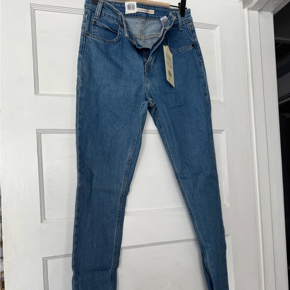🆕 Levi's Vintage High Rise